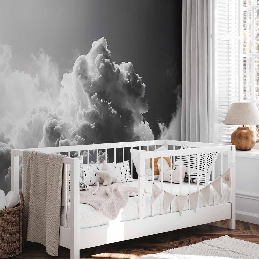 Fototapeta - Nadzwyczajne zjawisko: Słońce rozświetlające ciemne chmury