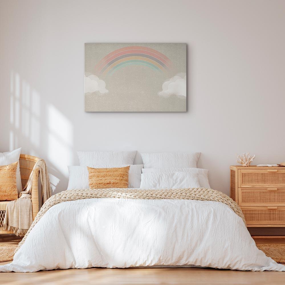 Obraz - Deszczowy czerwiec - kolorowa tęcza wychodząca z chmur na jasnym tle