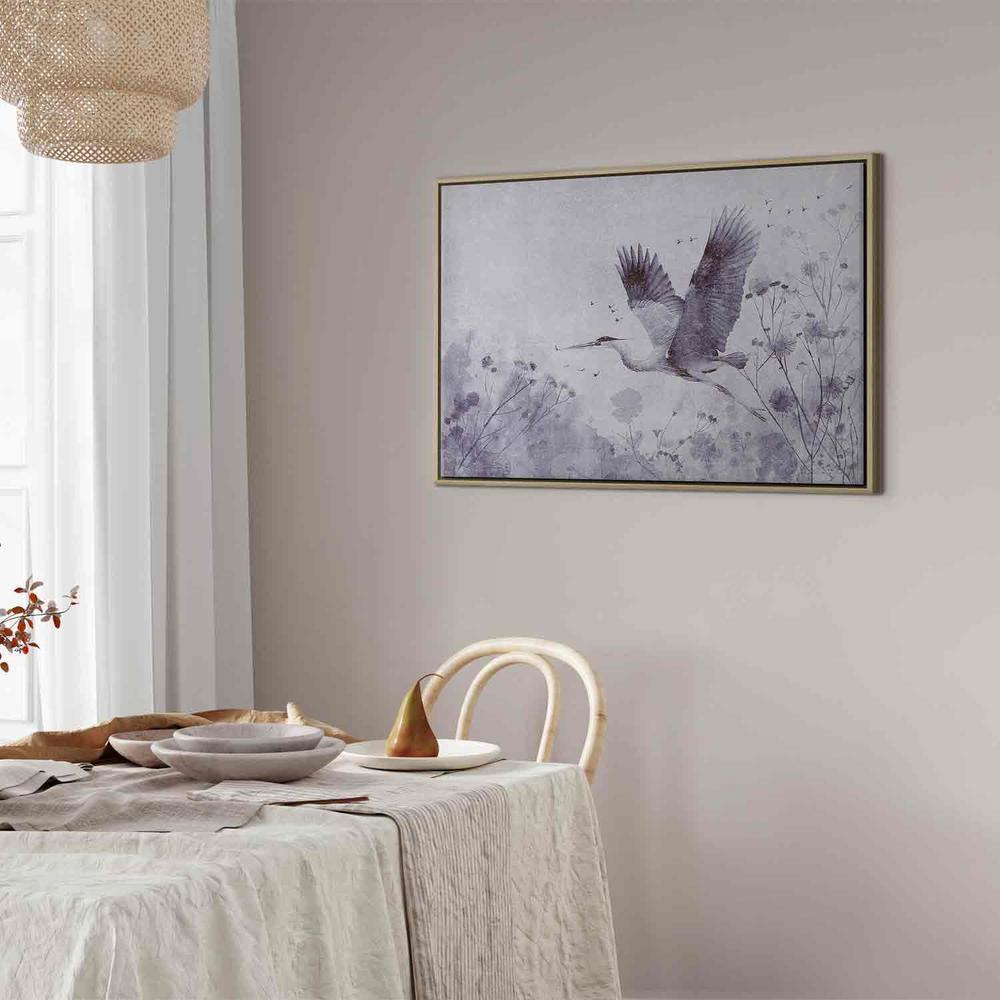 Obraz - Majestatyczny lot - żuraw w locie w monochromatycznej, chłodnej kolorystyce