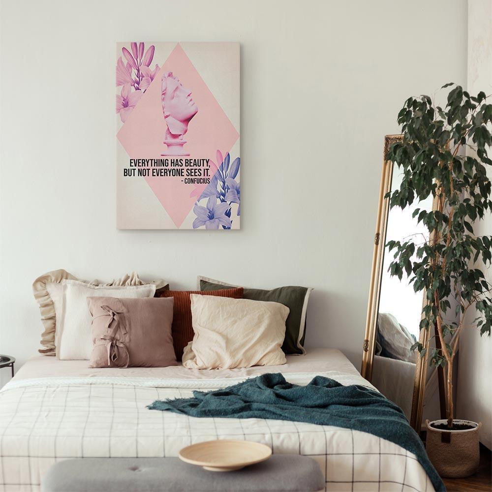 Obraz - Piękno w Oczach - inspirujący cytat z różowym popiersiem i kwiatami