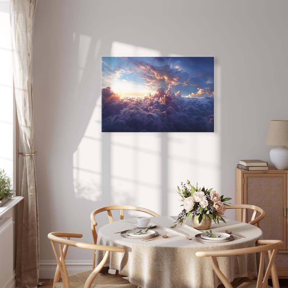 Obraz - Słońce w ukryciu: złote oblicze nieba nad chmurnym morzem