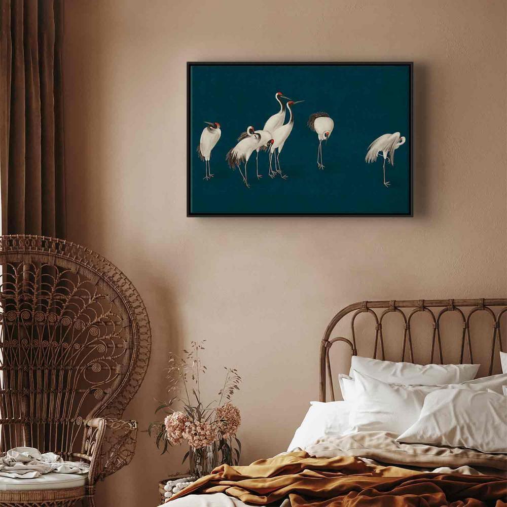 Obraz - Wieczór nad stawem - grupa żurawi narysowana suchą pastelą, na ciemno-turkusowym tle