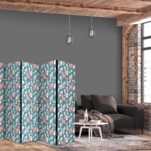 Parawan - Orientalny staw - Gromada japońskich rybek pływająca w krystalicznej wodzie z rozbłyskami światła