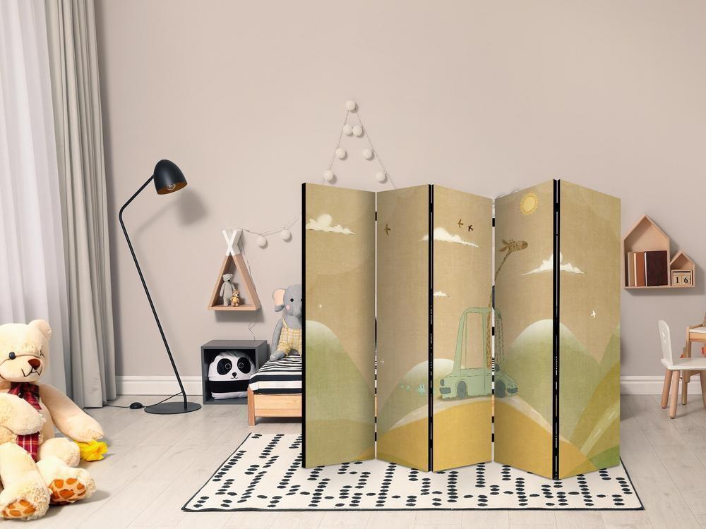 Parawan - Rozmarzona podróżniczka - żyrafa jadąca autem w piękny słoneczny dzień