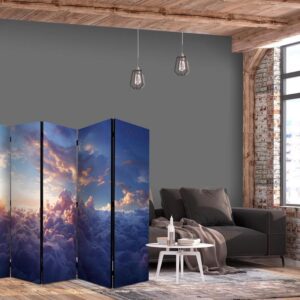 Parawan - Słońce w ukryciu: złote oblicze nieba nad chmurnym morzem