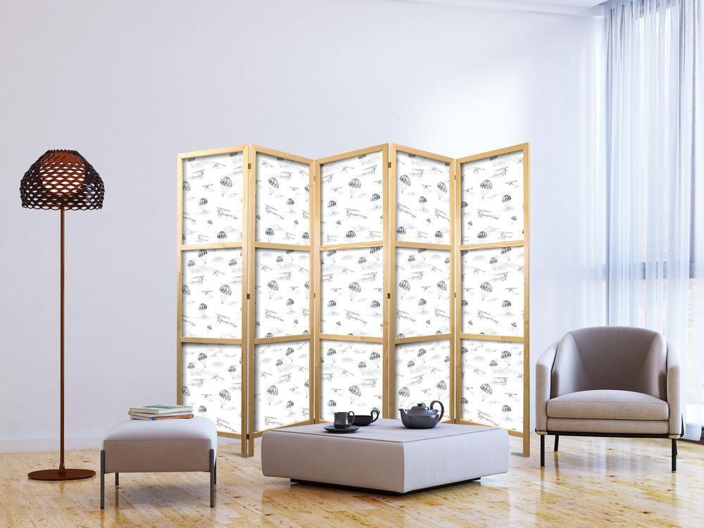 Parawan japoński - Akwarela - pokaz samolotów na jasnym niebie z delikatnymi chmurkami