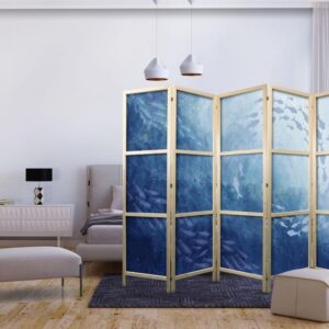 Parawan japoński - Ławice ryb - Świetliste gromady ryb w niebieskiej kolorystyce pośród morskich głębin