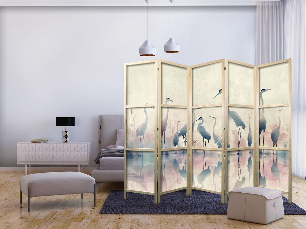 Parawan japoński - Ptaki nad jeziorem - czaple malowane akwarelą w delikatnej, szaro-różowej kolorystyce