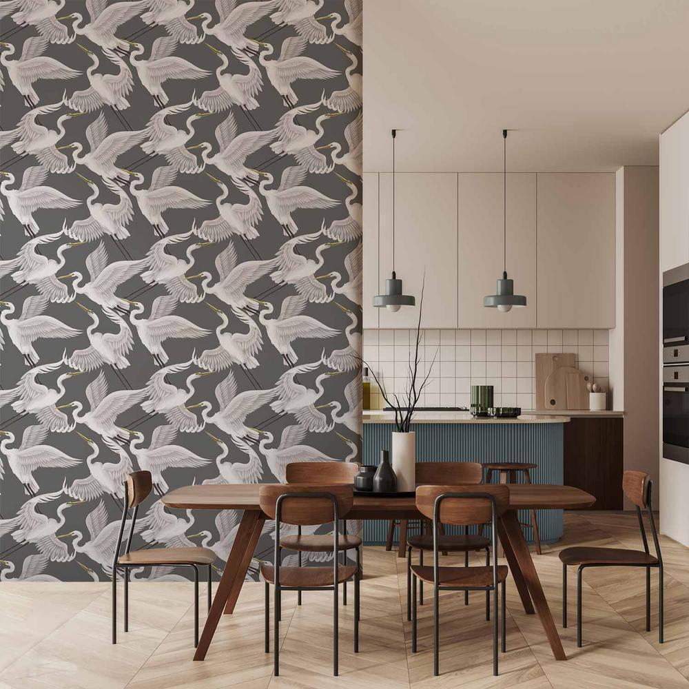 Tapeta - Odlatujące ptaki - delikatny wzór w biało-szare czaple na szarym tle