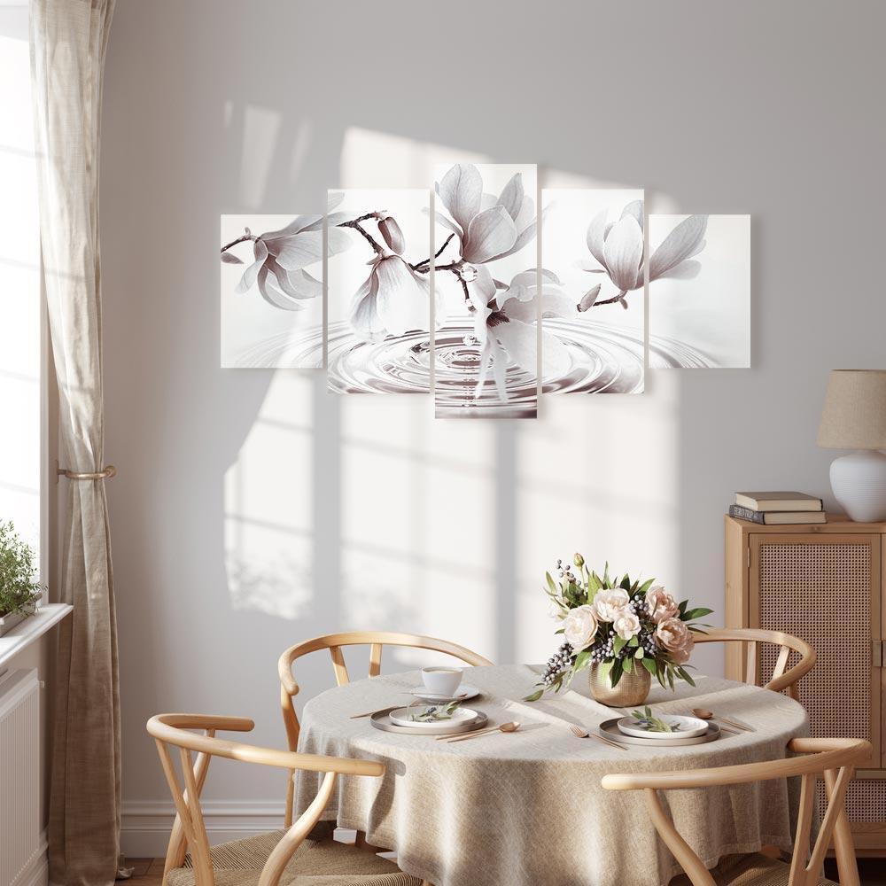 Obraz - Magnolie nad wodą (5-częściowy) szeroki szary