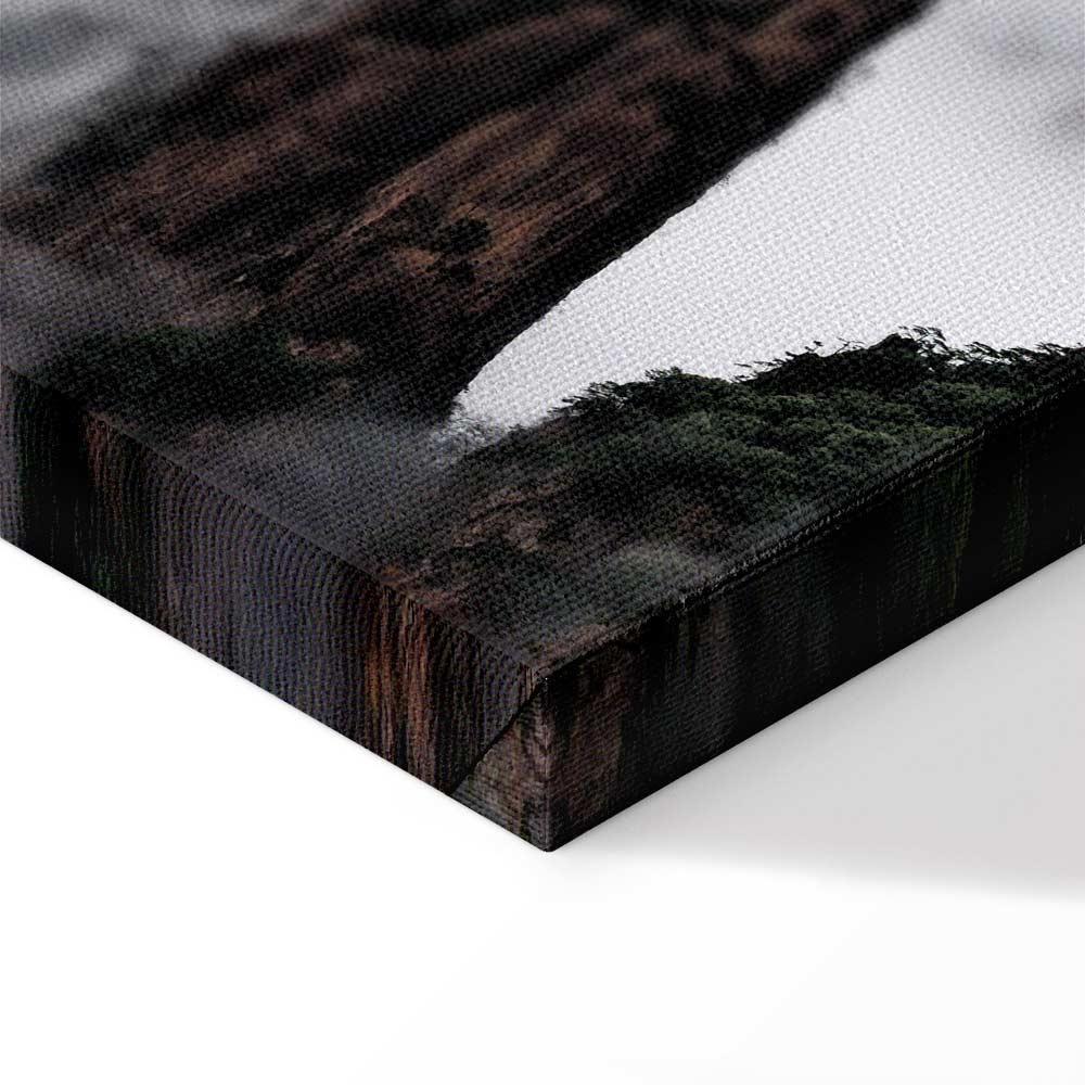 Obraz - Wysokie góry we mgle (1-częściowy) - krajobraz chmur między skałami